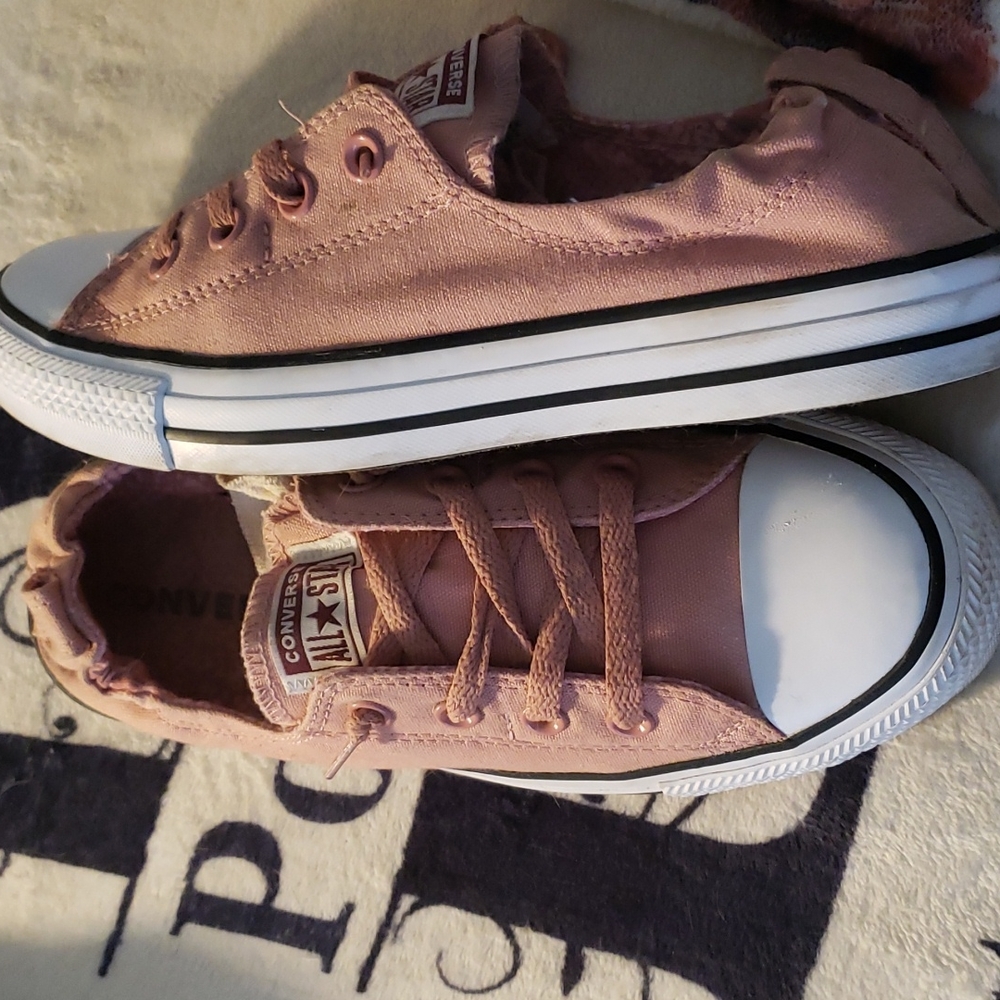 Women's shoes